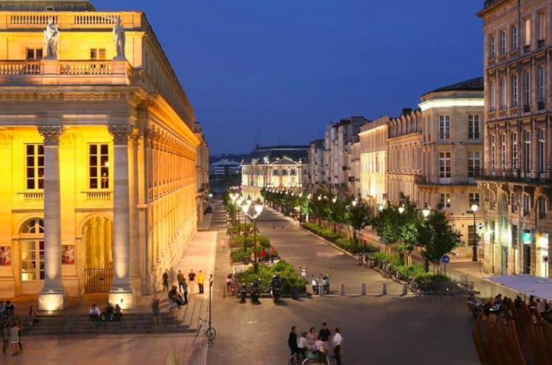 Guestready - Sunny Attic Apt Near Grand Theatre Bordeaux Exterior foto